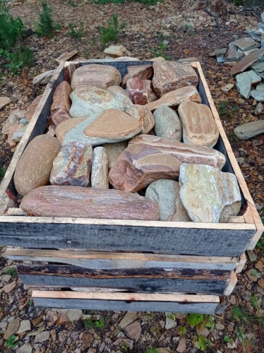 Златолит жёлтый, жёлто-зелёный глыбки и валуны для ланшафтного дизайна купить в Псковской области