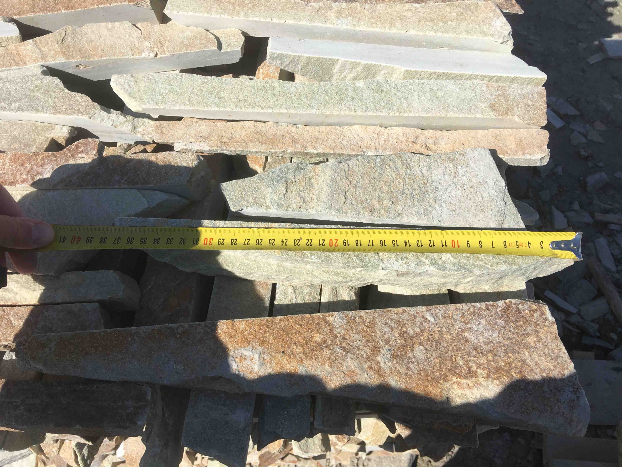 Горбушка златолит золотистый для облицовки купить в Псковской области