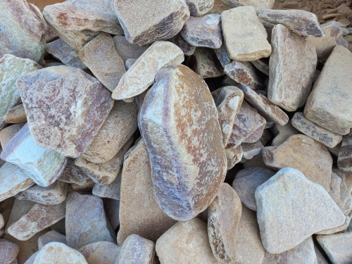 Златолит жёлтый, жёлто-зелёный глыбки и валуны для ланшафтного дизайна купить в Псковской области