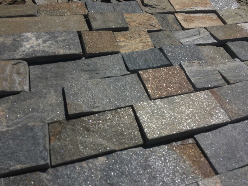 Плитка пилёная златолит Уральский для цоколя, отмостки купить в Псковской области