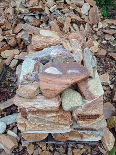 Златолит жёлтый, жёлто-зелёный глыбки и валуны для ланшафтного дизайна купить в Псковской области