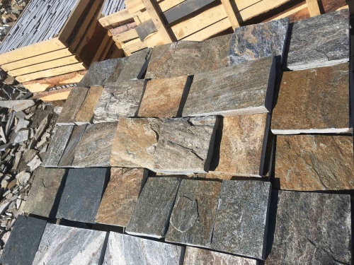 Плитка пилёная златолит Уральский для цоколя, отмостки купить в Псковской области