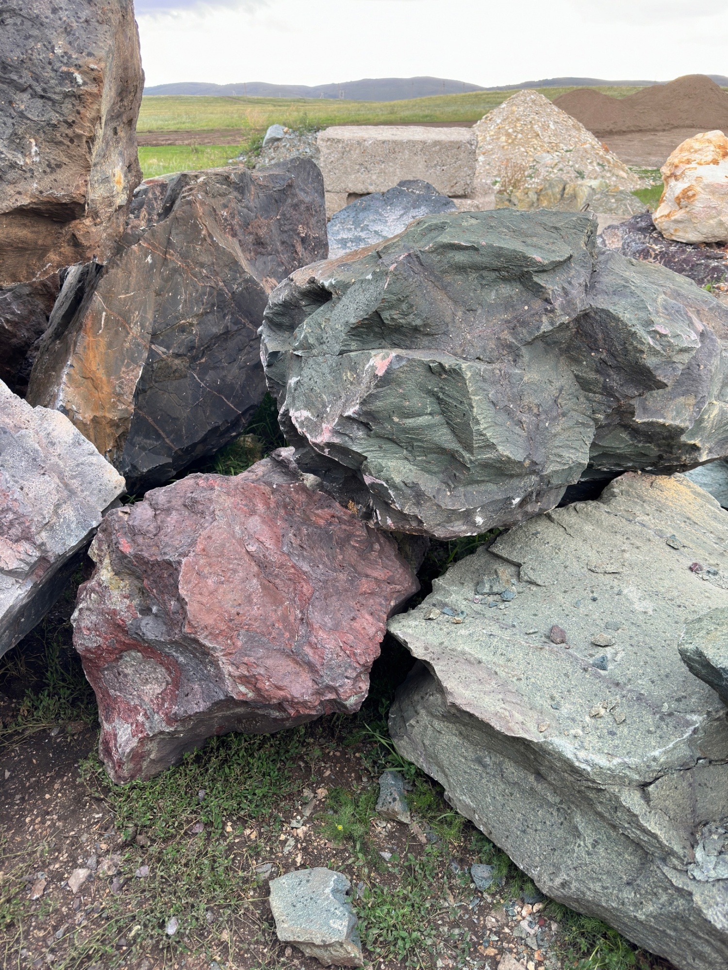 Камни для ландшафтного дизайна зелёные 10-60 килограмм купить в Псковской области