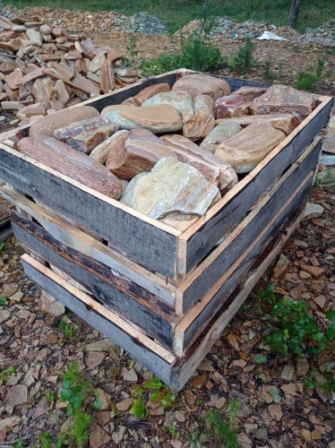 Златолит жёлтый, жёлто-зелёный глыбки и валуны для ланшафтного дизайна купить в Псковской области