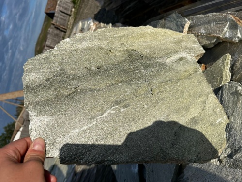 Плитняк златолит зелёный для цоколя, отмостки купить в Псковской области