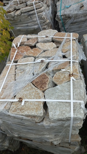 Плитняк галтованный гранитный для ландшафтного дизайна купить в Псковской области