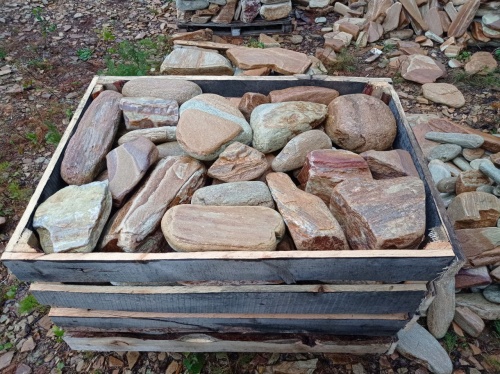 Златолит жёлтый, жёлто-зелёный глыбки и валуны для ланшафтного дизайна купить в Псковской области