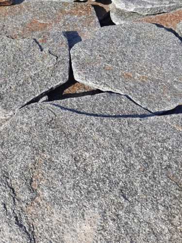 Златолит серебристый галтованный для лестниц купить в Псковской области