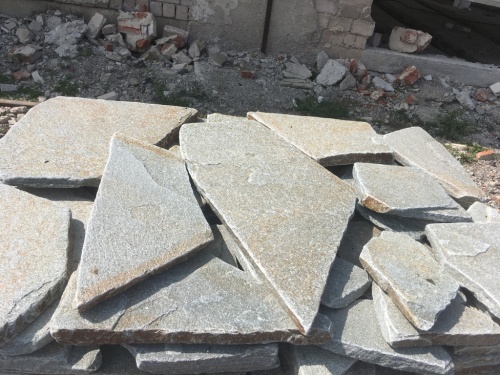 Златолит серебристый галтованный для лестниц купить в Псковской области